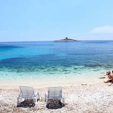Studio Hvar 4004a